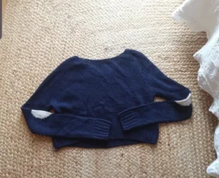 Jersey azul con palabra LOVE