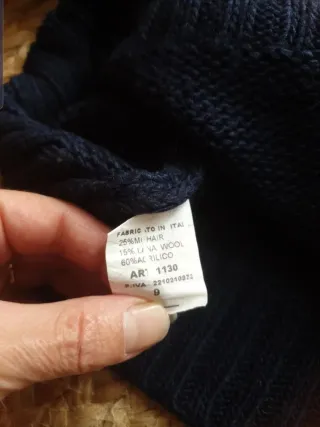 Jersey azul con palabra LOVE