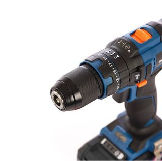 Taladro Percutor 18 V + 1 Batería 2.5 ah +cargador