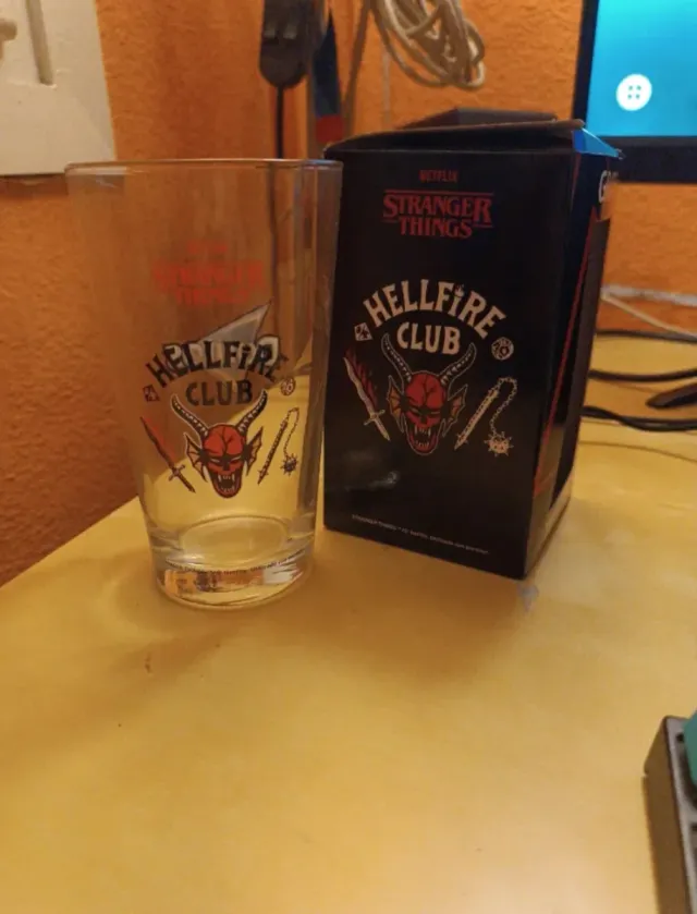 Vaso Stranger Things Hellfire Club