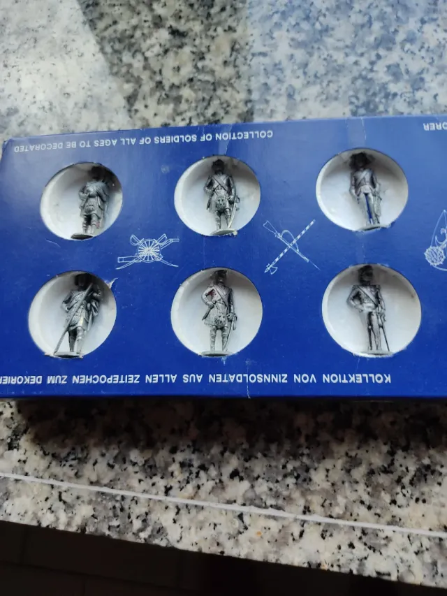 Scatola 10 soldatini metallo Universal Models