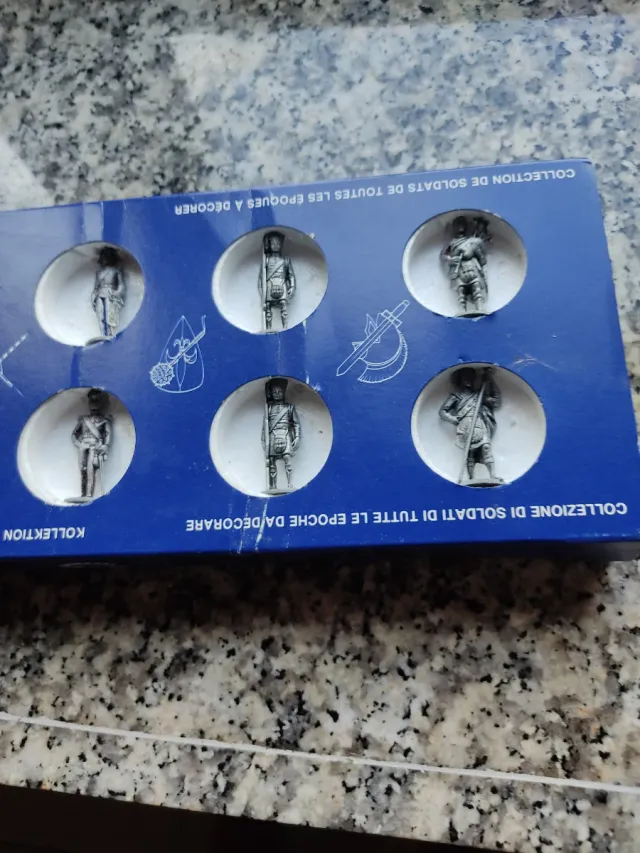 Scatola 10 soldatini metallo Universal Models