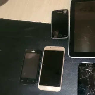 S Teléfonos diferentes marcas y Tabletas Piezas