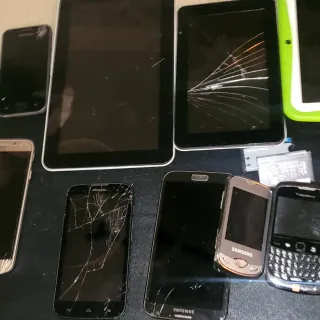 S Teléfonos diferentes marcas y Tabletas Piezas