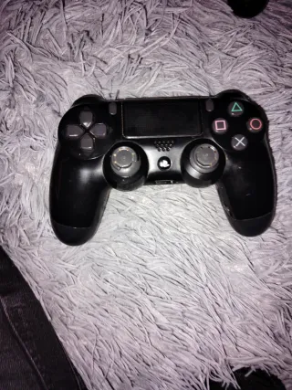 2 Mandos PS4 (PlayStation 4) Negros