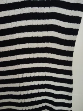 Vestido de rayas blanco y negro