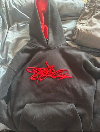 Sudadera Tribal Negra y Roja