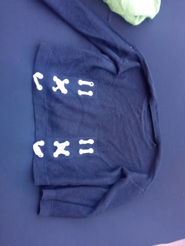 Jersey negro con cordones