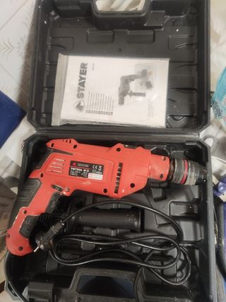 Taladro percutor Stayer TM700A