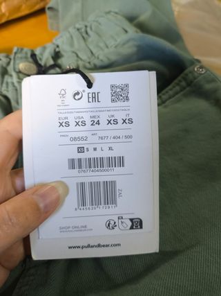 Pantalón vaquero Pull and Bear mujer verde