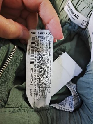 Pantalón vaquero Pull and Bear mujer verde