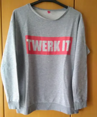 Sudadera gris Twerk It