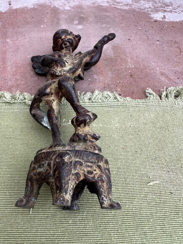 Angelo musicista in bronzo