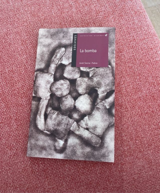 La bomba una fábula en tres dimensiones