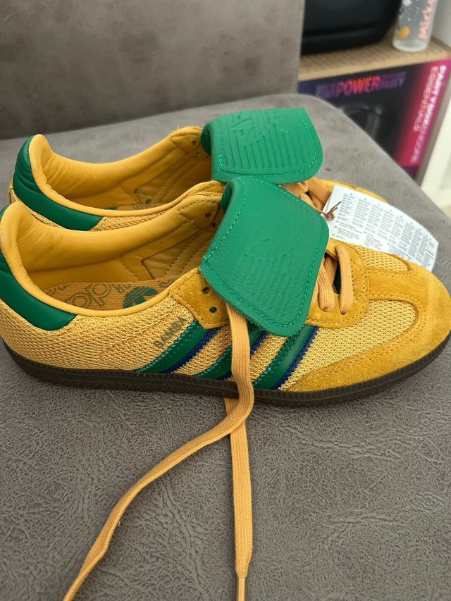 Zapatillas Adidas Amarillas y Verdes