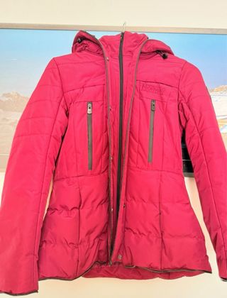 Cazadora chica granate