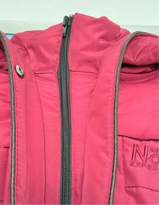 Cazadora chica granate