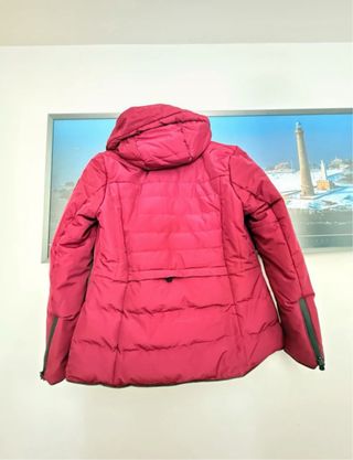 Cazadora chica granate