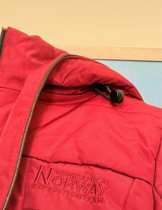 Cazadora chica granate