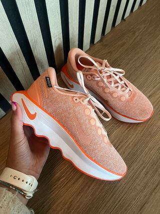 Nike Motiva Gore-Tex Running Shoes