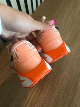 Nike Motiva Gore-Tex Running Shoes