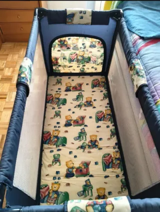 Cuna de viaje con colchón
