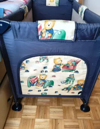 Cuna de viaje con colchón