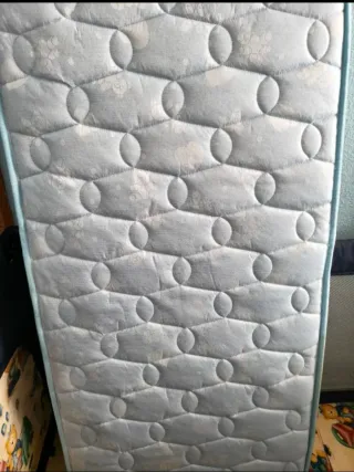 Cuna de viaje con colchón