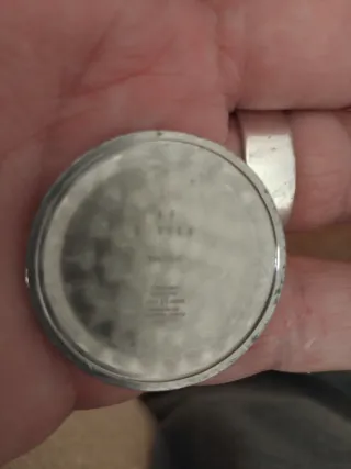 Reloj de pulsera dorado Escucho ofertas