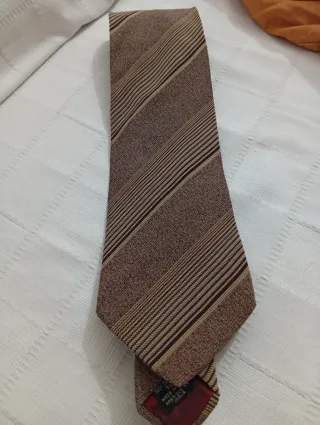 Corbatas Vintages, de varias marcas. Cómo nuevas.