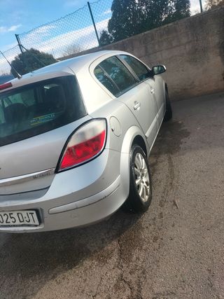 Opel Astra 2004