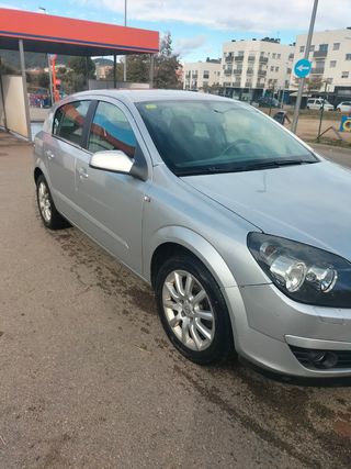 Opel Astra 2004