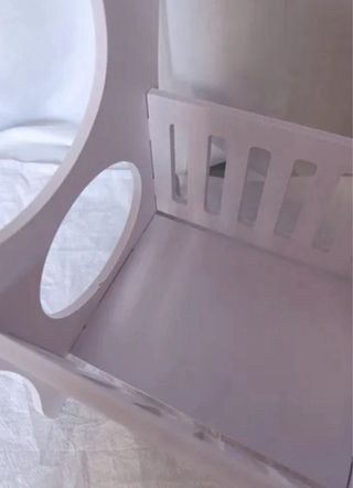 Tavolino d'arredo bianco