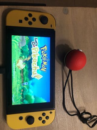 Nintendo switch Edición limitada Picachu And Eevee
