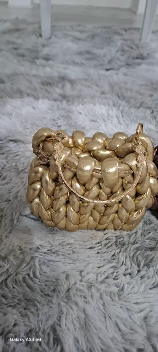 Borsa Marshmallow Oro Manico Rigido Dorato