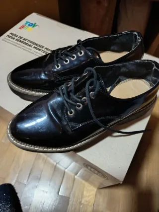 Zapatos negros charol mujer