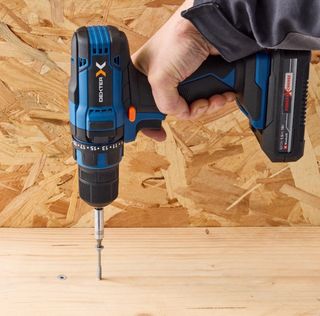 Taladro Atornillador 18v + batería 1.5ah +cargador