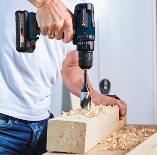 Taladro Atornillador 18v + batería 1.5ah +cargador