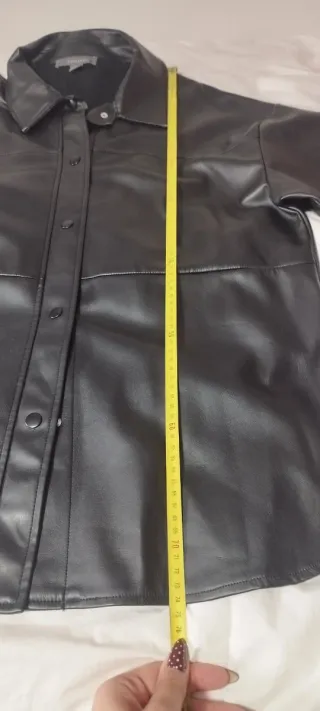 Camisa efecto piel negra Primark