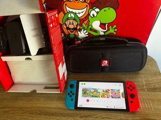 Nintendo Switch OLED  2024 CÓMO NUEVA + accesorios