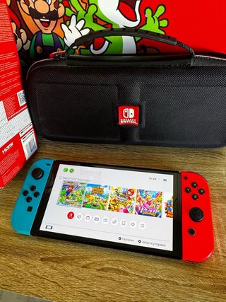 Nintendo Switch OLED  2024 CÓMO NUEVA + accesorios