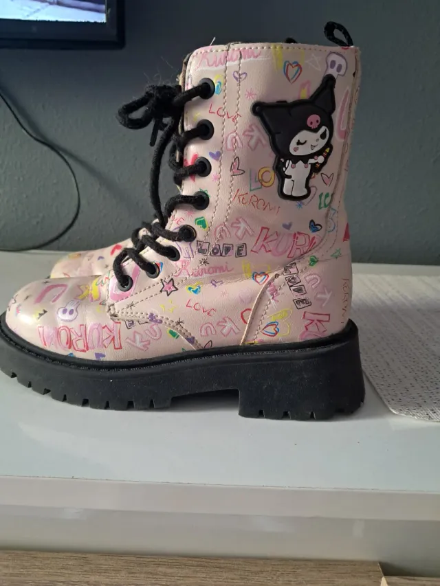 Botas niña Kuromi multicolor