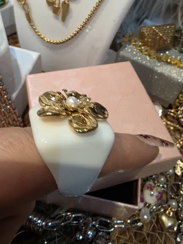 Anel Flor com Pérola Esmaltada