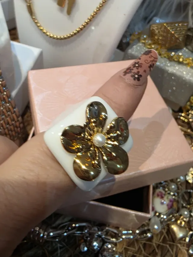 Anel Flor com Pérola Esmaltada