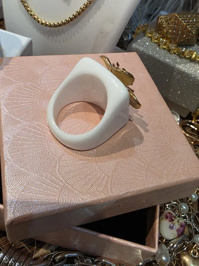 Anel Flor com Pérola Esmaltada