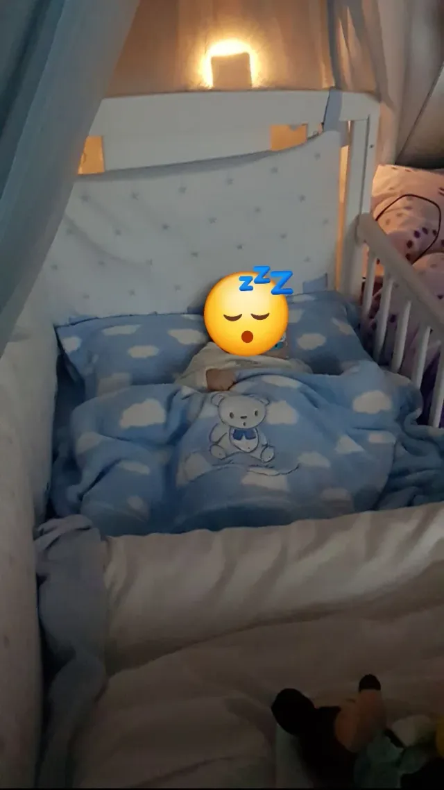 Edredón, manta y sábanas cuna coralina