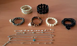 URGE Lote de 20 pulseras variadas.