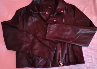 Chaqueta de cuero negra