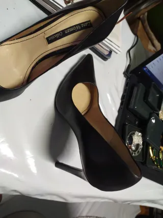 Zapatos de tacón Zara negros