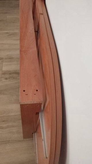Mesa comedor madera ovalada.  Sillas NO se venden